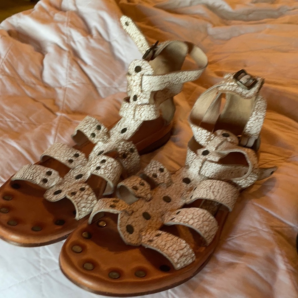 Frye Sadals